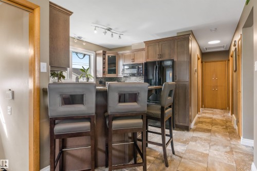 6207 85 Avenue Nw, Edmonton, AB 