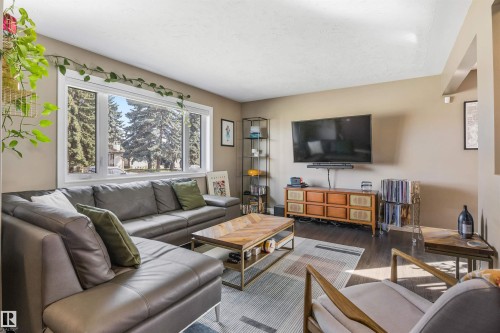 6207 85 Avenue Nw, Edmonton, AB 