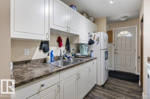 8306 182 Street Nw, Edmonton, AB 