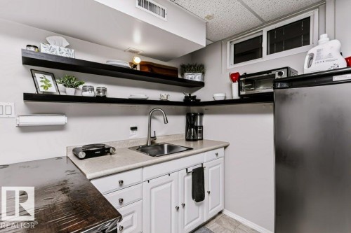 8104 162 Street Nw, Edmonton, AB 