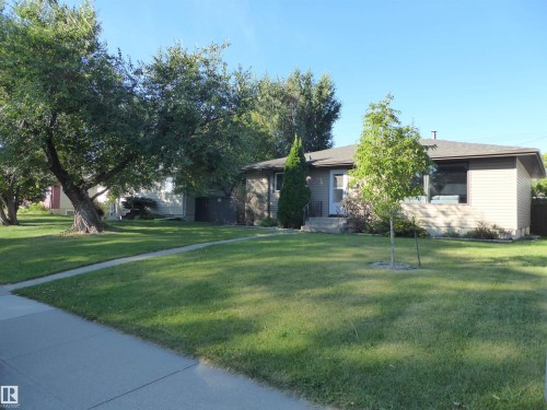 8104 162 Street Nw, Edmonton, AB 