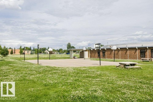 8104 162 Street Nw, Edmonton, AB 