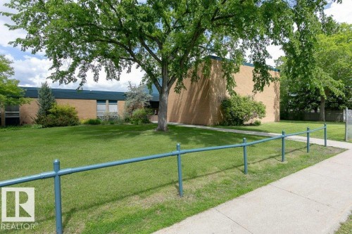 8104 162 Street Nw, Edmonton, AB 