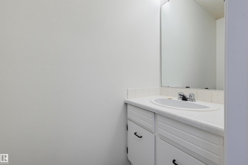 141 Tudor Lane Nw, Edmonton, AB 