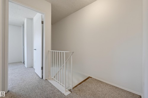 141 Tudor Lane Nw, Edmonton, AB 