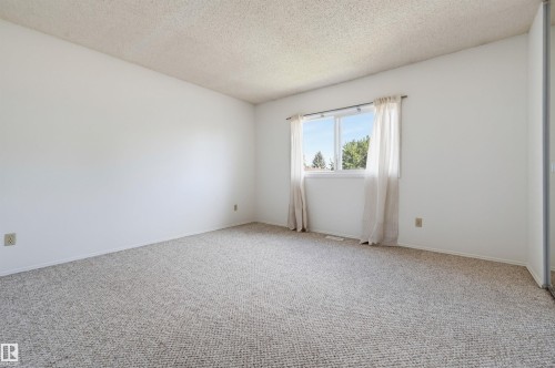 141 Tudor Lane Nw, Edmonton, AB 