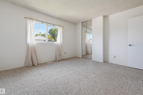 141 Tudor Lane Nw, Edmonton, AB 
