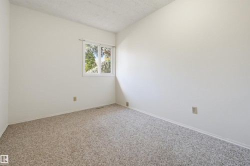 141 Tudor Lane Nw, Edmonton, AB 