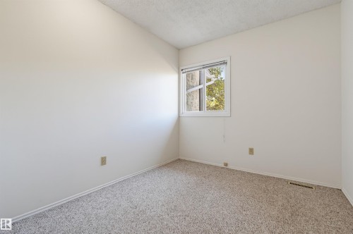 141 Tudor Lane Nw, Edmonton, AB 