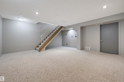 141 Tudor Lane Nw, Edmonton, AB 