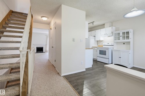 141 Tudor Lane Nw, Edmonton, AB 