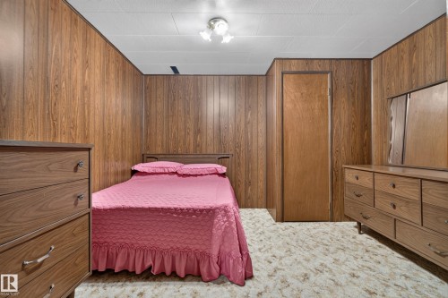 Wood-finish paneling throughout - 14 Sonora Drive, St. Albert, AB 