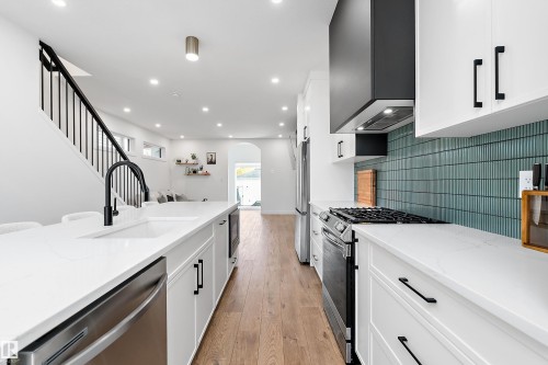 9727 153 Street Nw, Edmonton, AB 