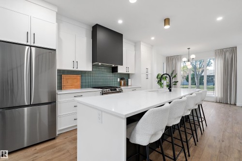 9727 153 Street Nw, Edmonton, AB 