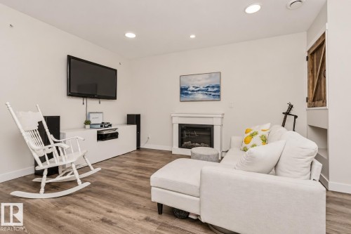 2115 Trumpeter Way Nw, Edmonton, AB 