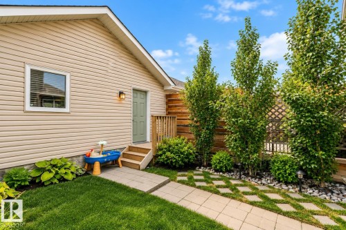 2115 Trumpeter Way Nw, Edmonton, AB 