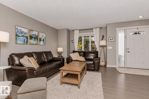 2115 Trumpeter Way Nw, Edmonton, AB 