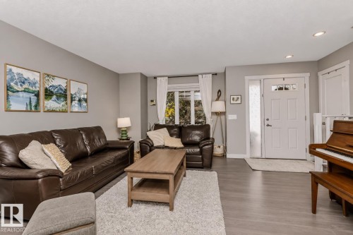 2115 Trumpeter Way Nw, Edmonton, AB 