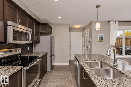 2115 Trumpeter Way Nw, Edmonton, AB 