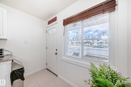 75 Amberly Court Nw, Edmonton, AB 