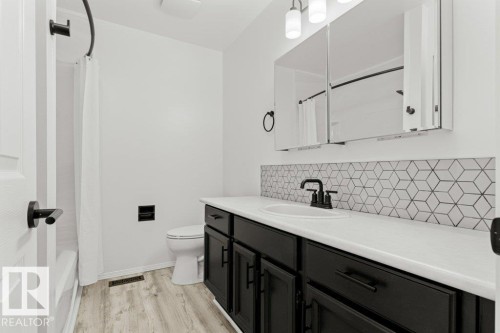 11343 22 Avenue Nw, Edmonton, AB 