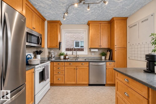4709 26 Avenue Nw, Edmonton, AB 