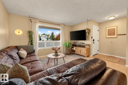 4709 26 Avenue Nw, Edmonton, AB 