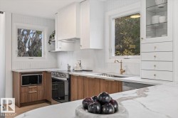 8671 76 Street NW  Edmonton, AB T6C 2K1