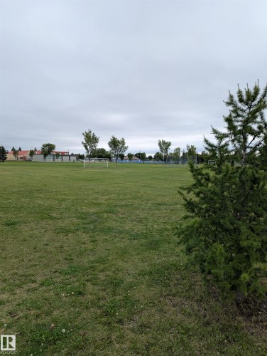 18729 95A Avenue Nw, Edmonton, AB 