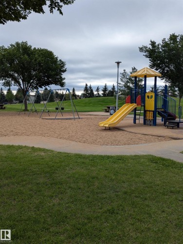 18729 95A Avenue Nw, Edmonton, AB 