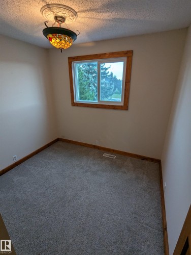 18729 95A Avenue Nw, Edmonton, AB 