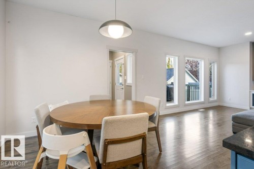 9056 Shaw Way Sw, Edmonton, AB 