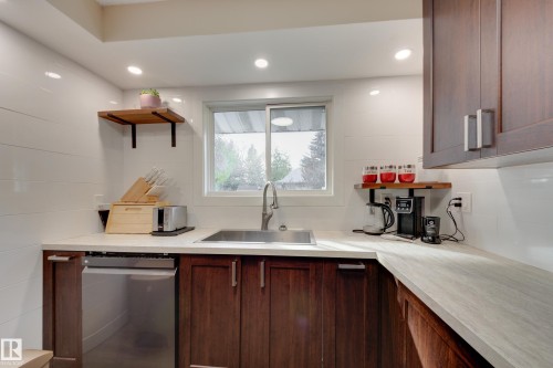 1 Anita Crescent, St. Albert, AB 