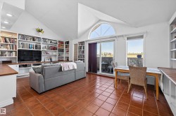 #304 11316 103 AV NW  Edmonton, AB T5K 0S2