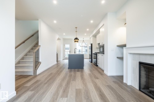 7439 May Common Nw, Edmonton, AB 