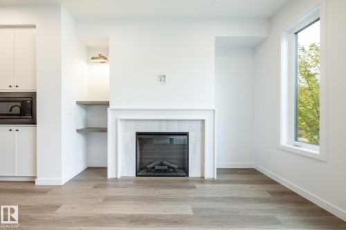 7439 May Common Nw, Edmonton, AB 