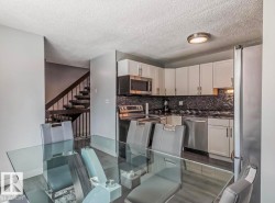 3221 132A Avenue NW  Edmonton, AB T5A 3K4