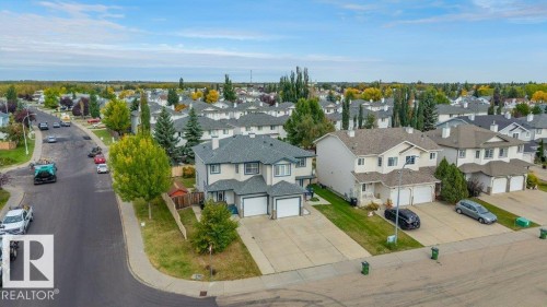 Residential neighborhood with mature trees and paved streets - 11448 169 Avenue Nw, Edmonton, AB 