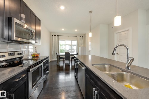 2461 Kelly Circle Circle Sw, Edmonton, AB 