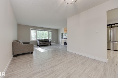 22 Falcon Crescent, St. Albert, AB 