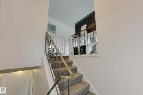 22 Falcon Crescent, St. Albert, AB 