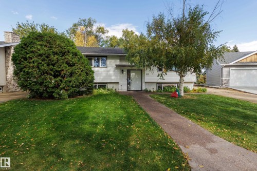 22 Falcon Crescent, St. Albert, AB 