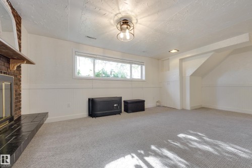 22 Falcon Crescent, St. Albert, AB 
