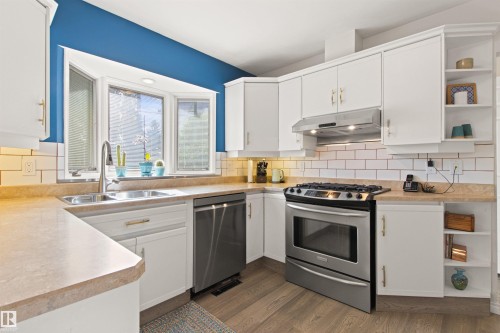 15405 75 Avenue Nw, Edmonton, AB 
