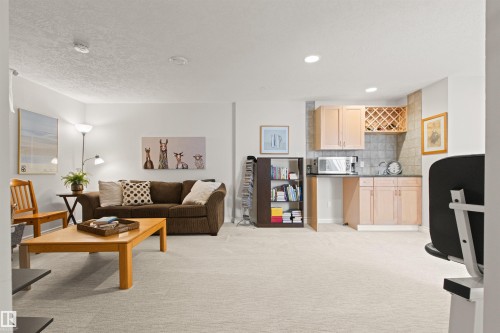 15405 75 Avenue Nw, Edmonton, AB 