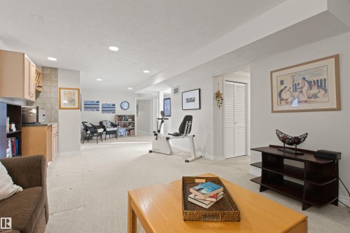 15405 75 Avenue Nw, Edmonton, AB 
