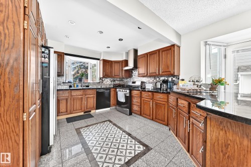 92 Howson Crescent Nw, Edmonton, AB 