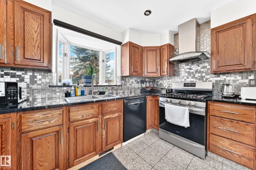 92 Howson Crescent Nw, Edmonton, AB 