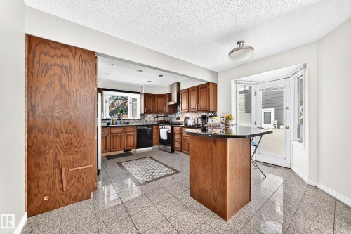 92 Howson Crescent Nw, Edmonton, AB 