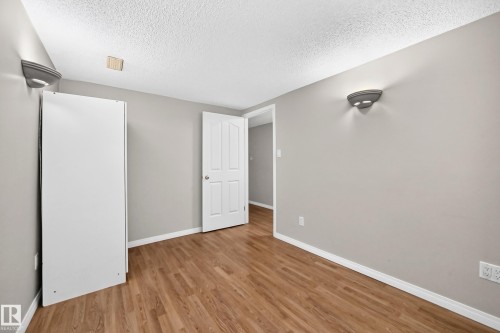 9828 164 Street Nw, Edmonton, AB 
